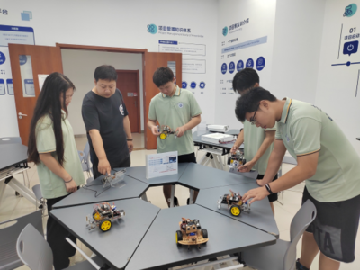 携手校友共创未来 电信学院开展访校友促就业活动，深化教育科技技术开发