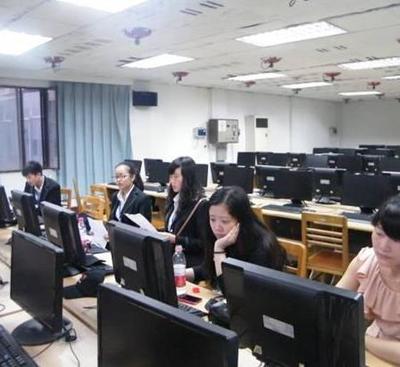 诚业教育加盟投资解析 费用构成、科技优势与市场前景